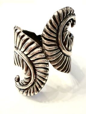 Vintage Taxco 925 Silver Leaf Hinged Clamper Cuff Bracelet